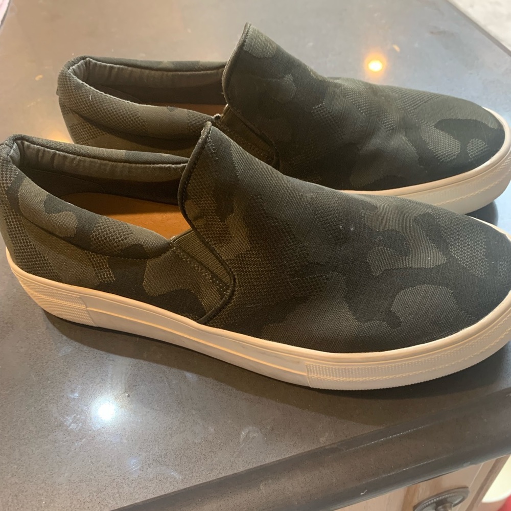 Shoes - Picture 5 of 5